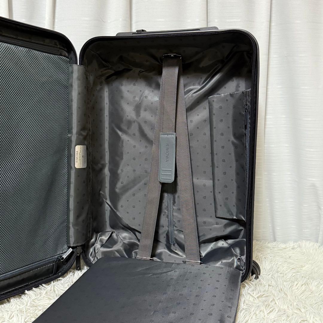 ⭐️新品未使用⭐️ RIMOWA　エッセンシャルスリーブ　キャリーケース　ブラック