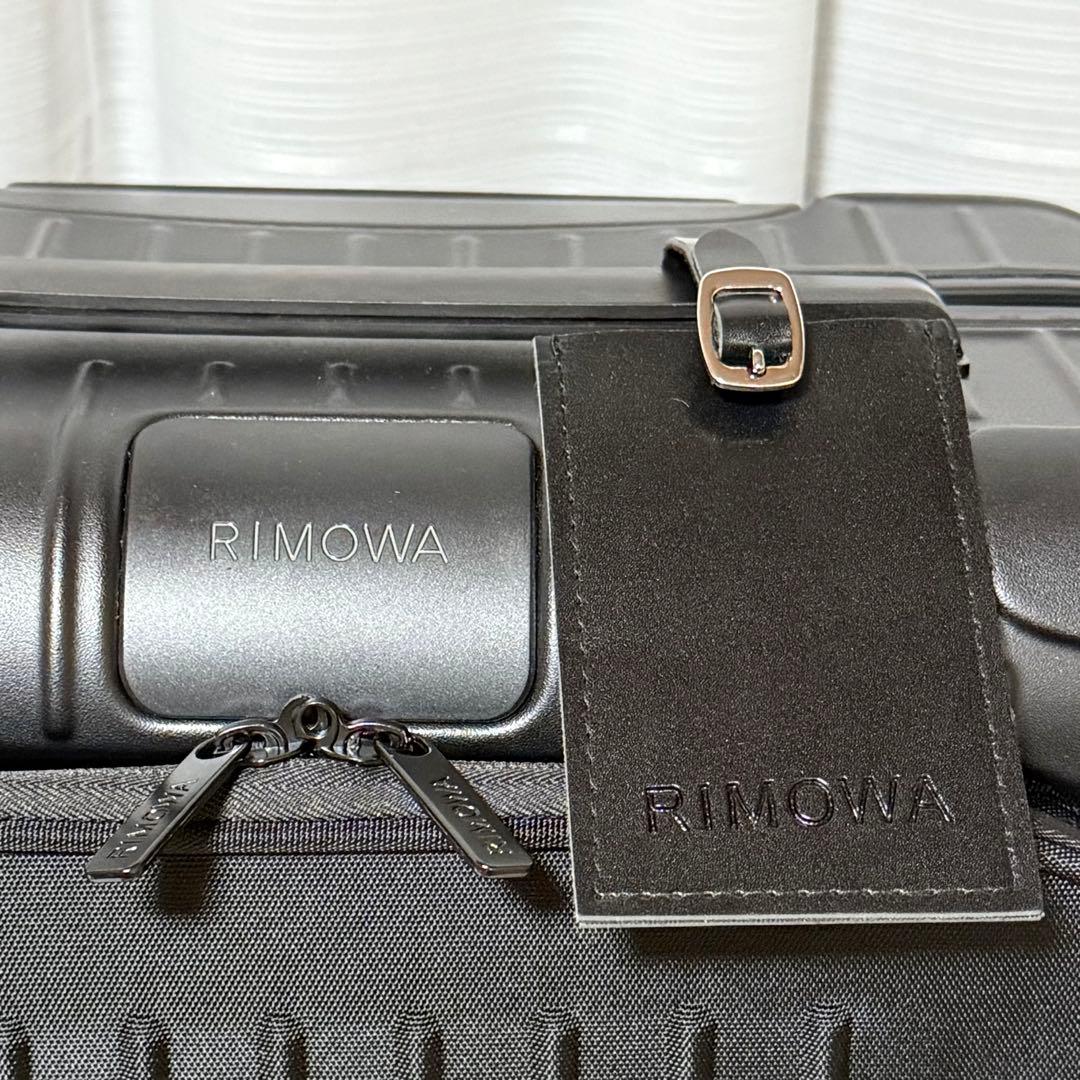 ⭐️新品未使用⭐️ RIMOWA　エッセンシャルスリーブ　キャリーケース　ブラック
