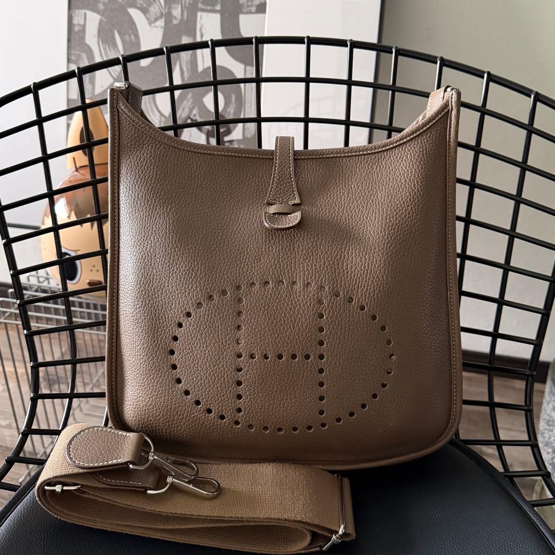 現行モデル HERMES エヴリンⅢ PM エトゥープ ショルダーバッグ C刻印