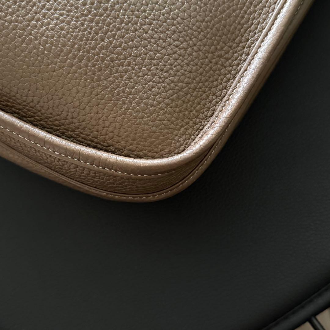 現行モデル HERMES エヴリンⅢ PM エトゥープ ショルダーバッグ C刻印