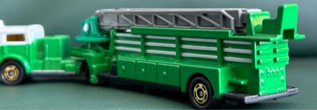 ロングトミカ アメリカン ハシゴ消防車 グリーン