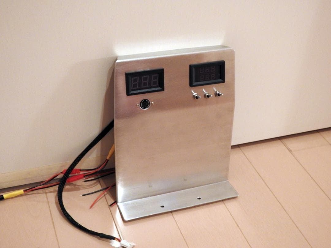 タミヤ　1/14　トレーラー　ナイトハウラー用　温度、電圧計