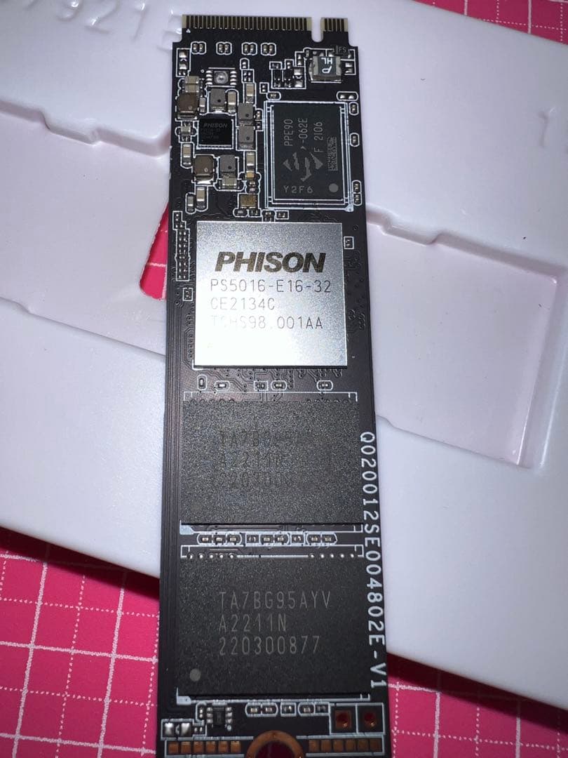 1TB NVMe M.2 Gen.4x4 SSD Phison新古ジャンク扱い