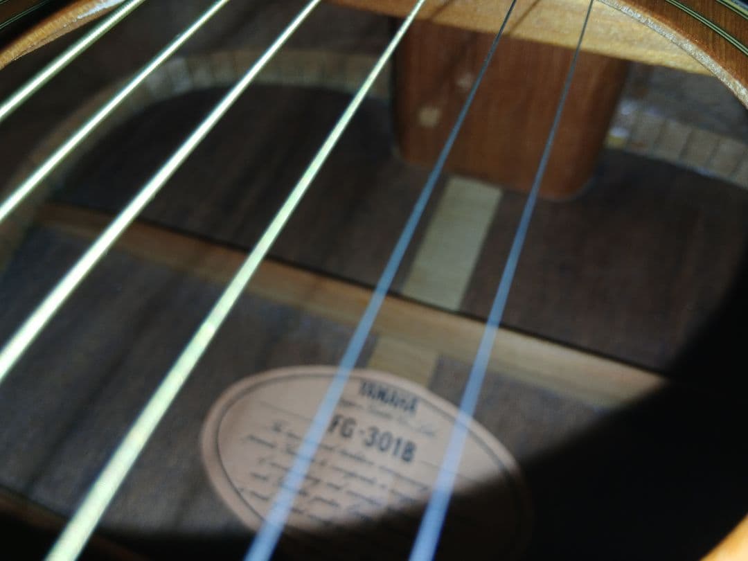 YAMAHA FG-301B オレンジラベル。