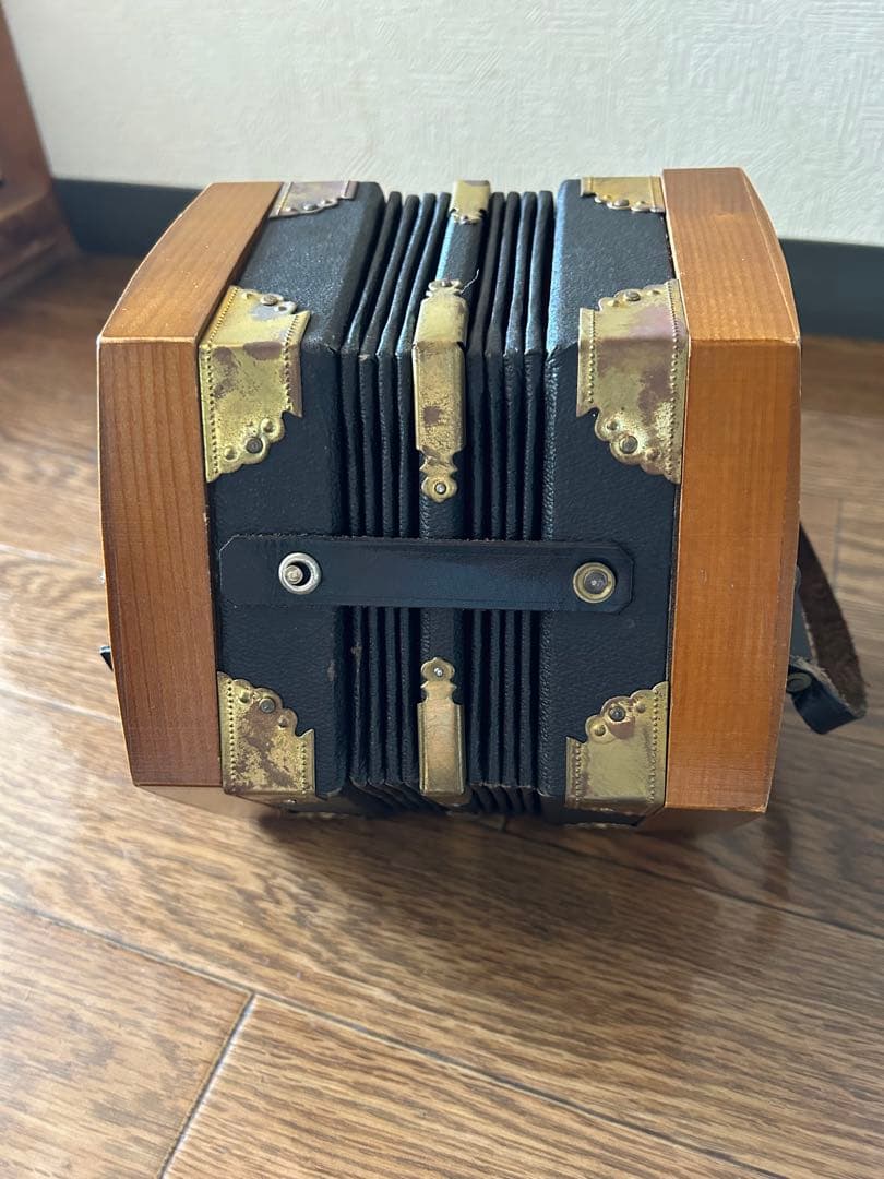 コンサーティーナ