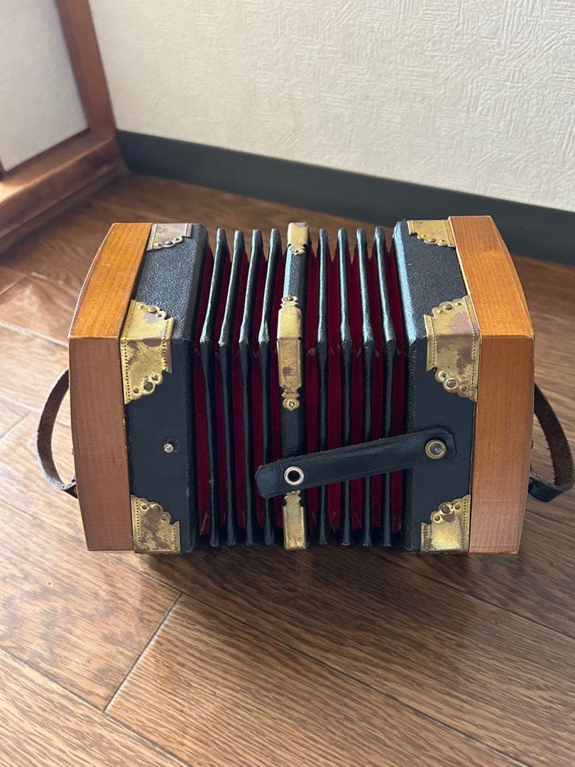 コンサーティーナ