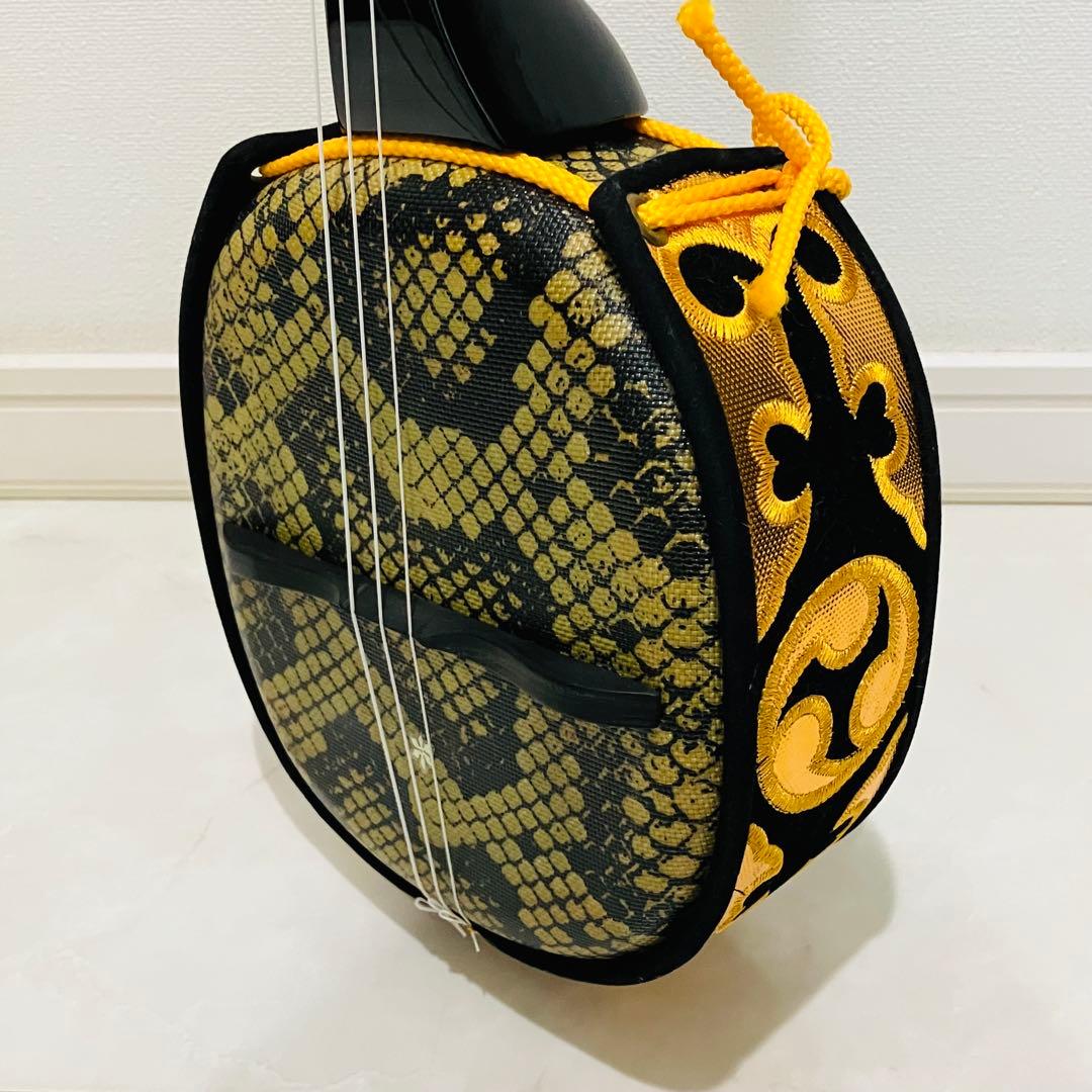 沖縄 三線 特上 人工皮革 蛇柄 ソフトケース 三味線 付属品付き