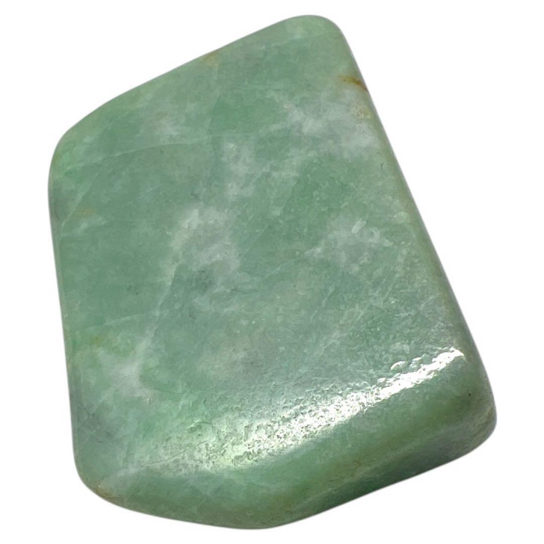 翡翠 緑色 長方形 糸魚川産　19.3g