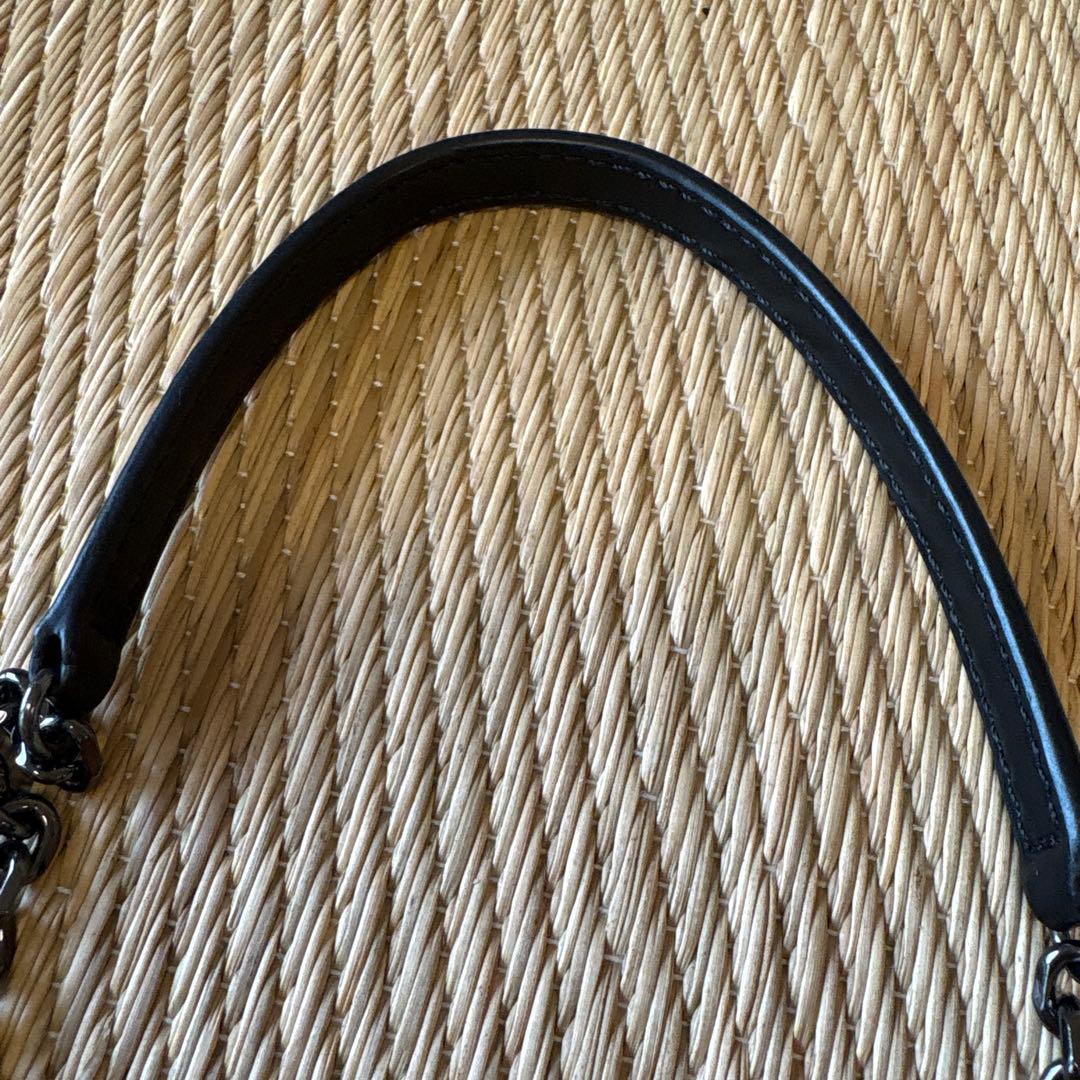 美品　アンテプリマ　スタンダード/スクエア 縦長 エナメルブラック