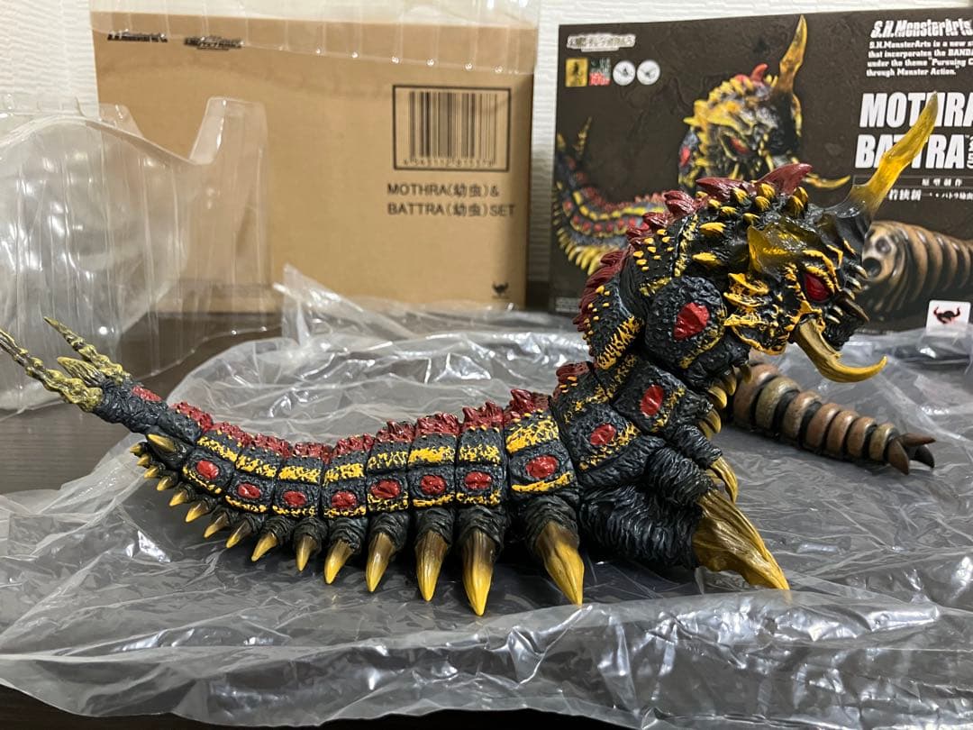 （悟空）S.H.MonsterArtsバトラ（幼虫）&モスラ（幼虫）