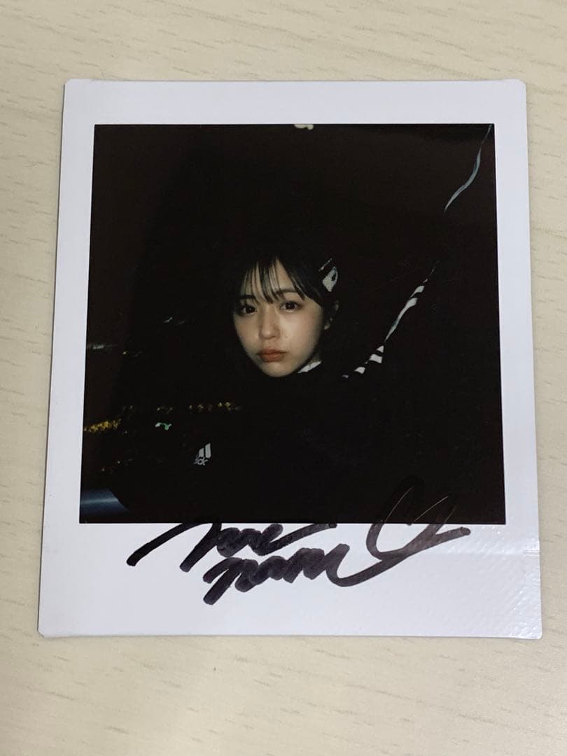 なえなの 直筆サイン チェキ