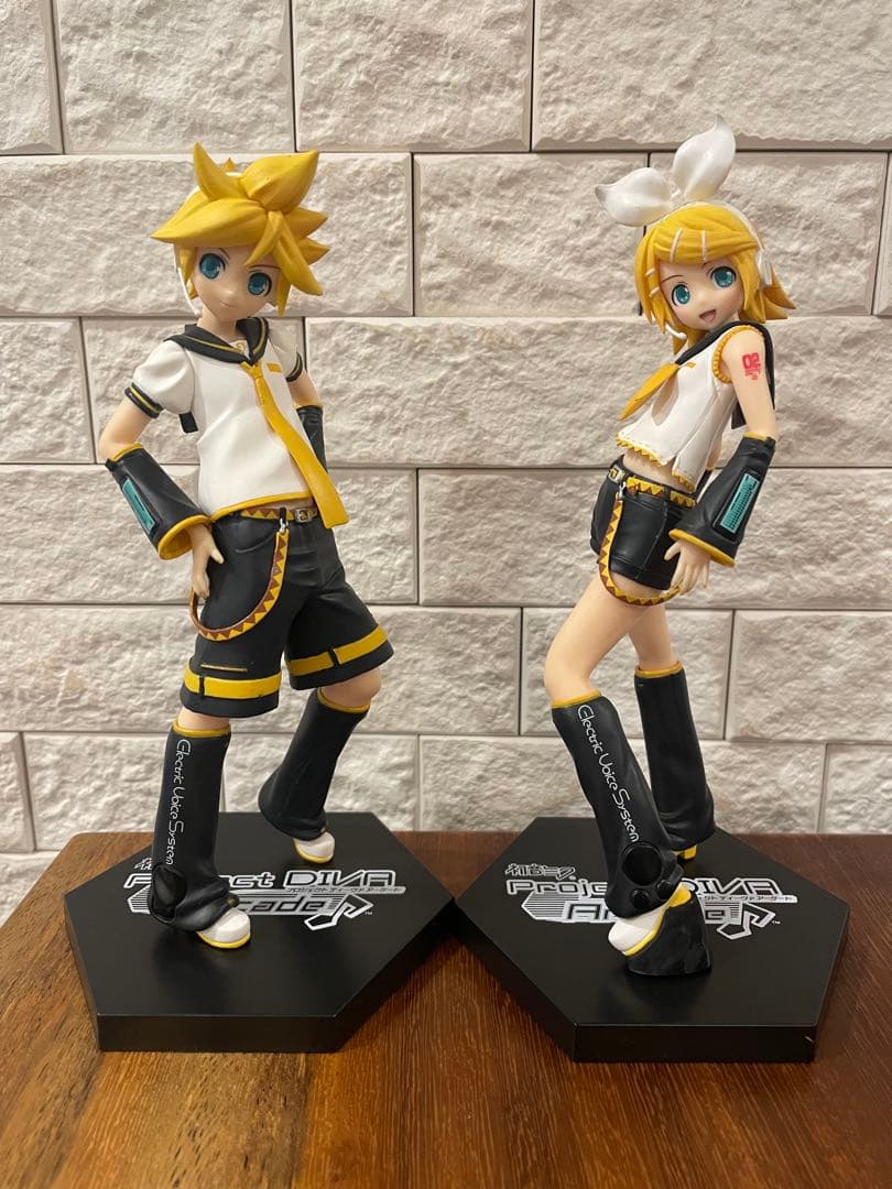 Project DIVA Arcade プレミアムフィギュア “鏡音リン＆レン”