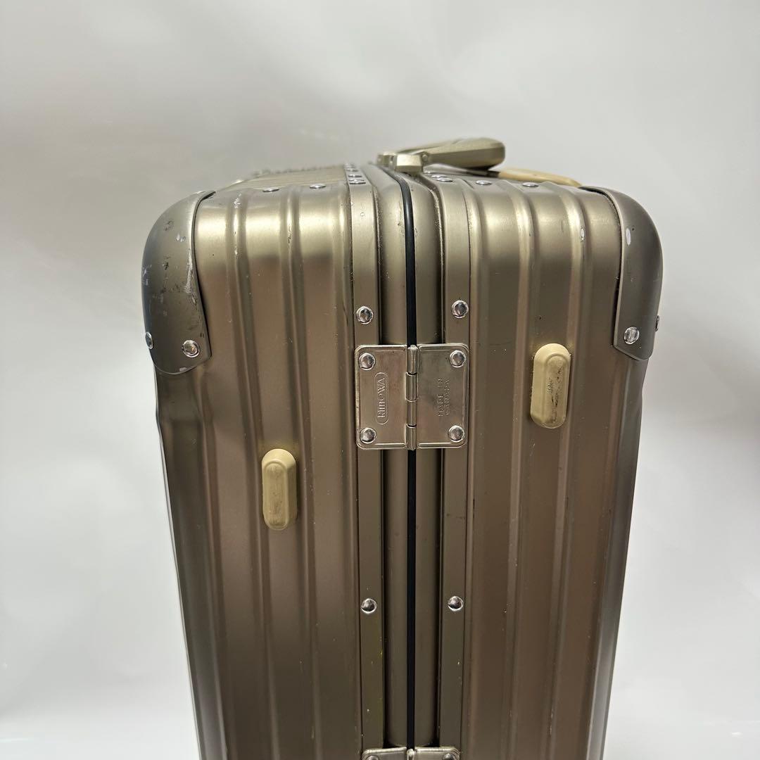 リモワ スーツケース トパーズ チタニウム 63リットル程度 4輪