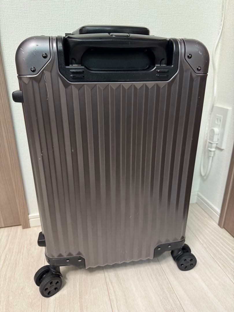 メルセデスベンツ　AMG 32リットル　キャリーケース　中古品