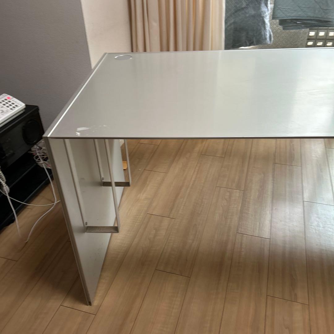 カッシーナ　イクシー　エアーフレーム