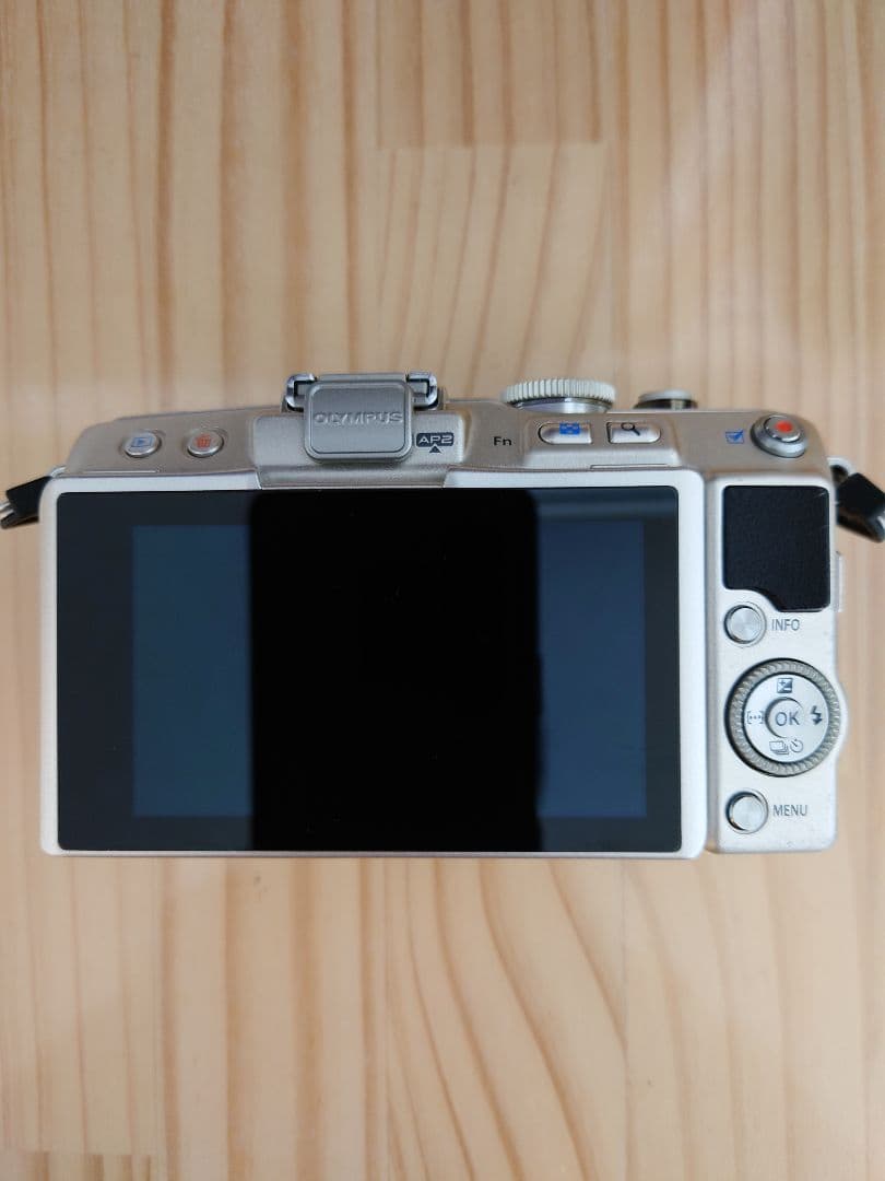 美品レベル OLYMPUS オリンパス E-PL6 シャッター数 約7807回！