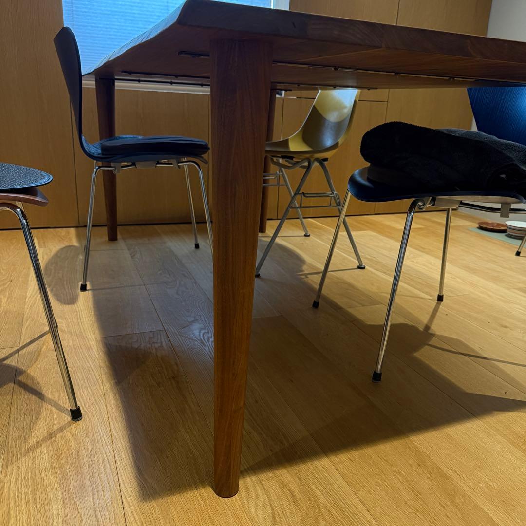 けんちゃん3号 RAM 無垢ウォールナットダイニングテーブル