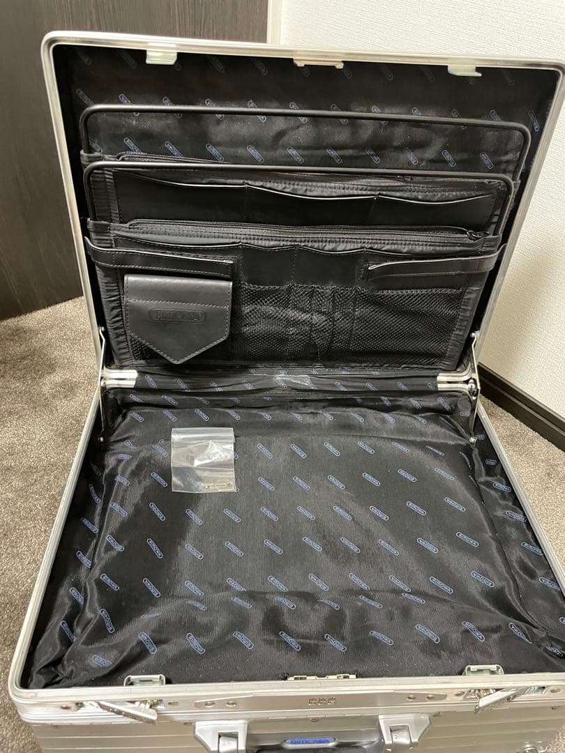 RIMOWA ケース