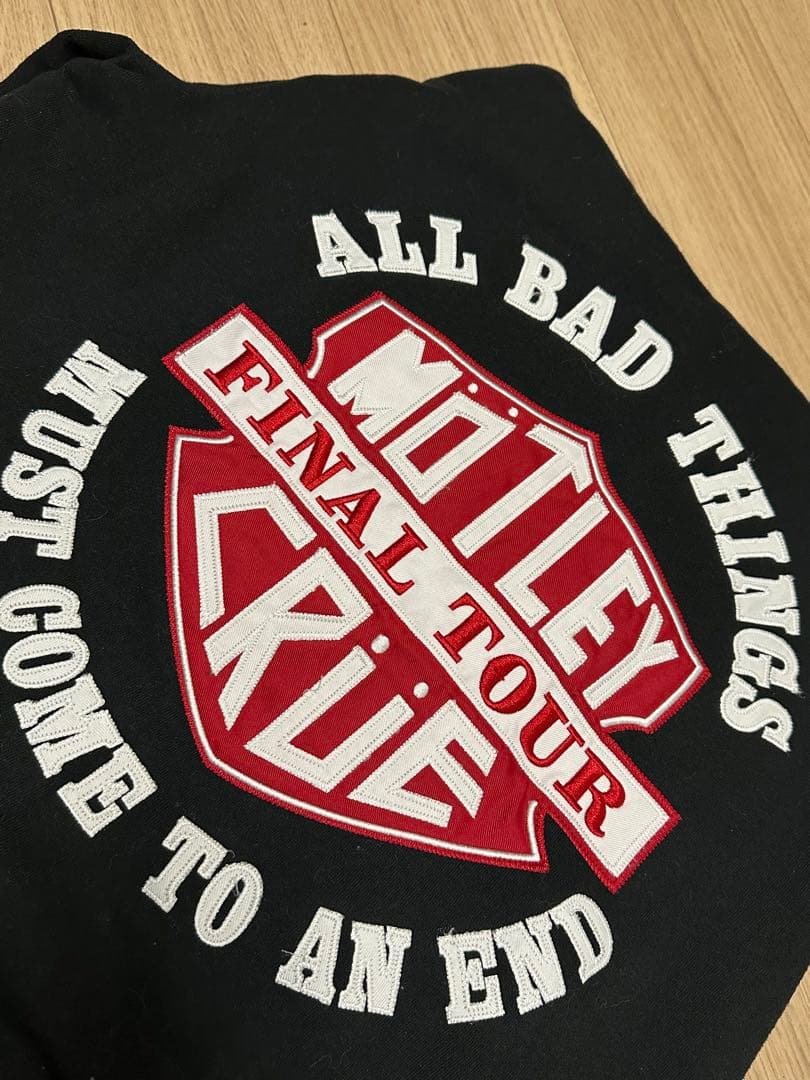 モトリー・クルーの2015年ファイナルツアーTシャツ2枚とパーカーのセット