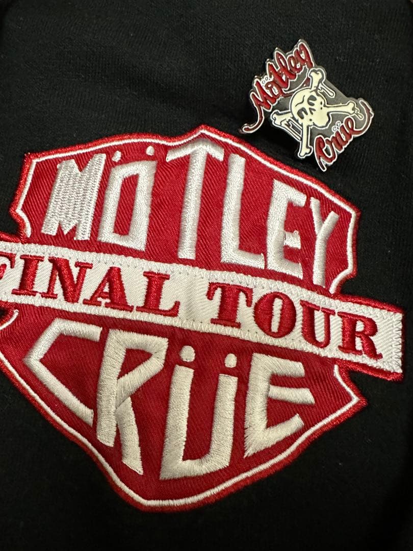 モトリー・クルーの2015年ファイナルツアーTシャツ2枚とパーカーのセット