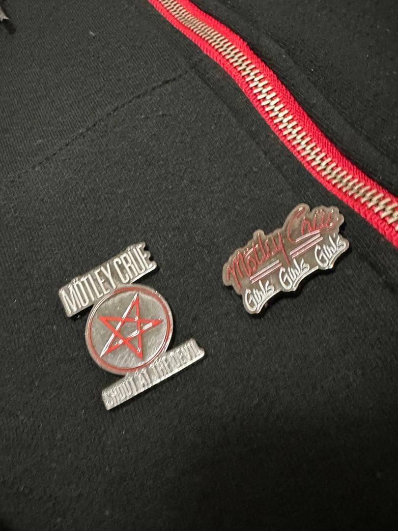 モトリー・クルーの2015年ファイナルツアーTシャツ2枚とパーカーのセット