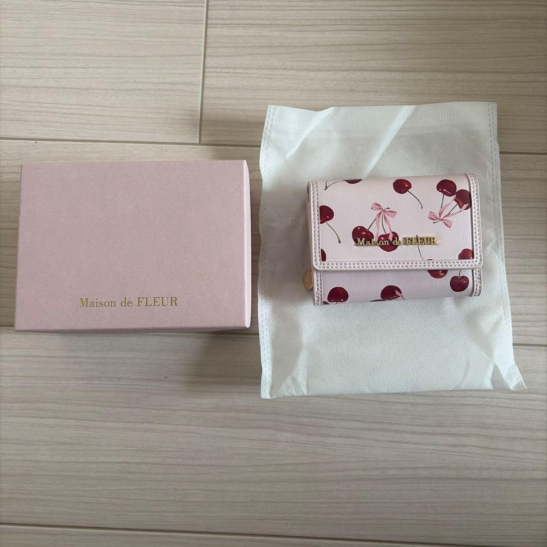 メゾンドフルール　チェリーウォレット ピンク　さくらんぼ 財布