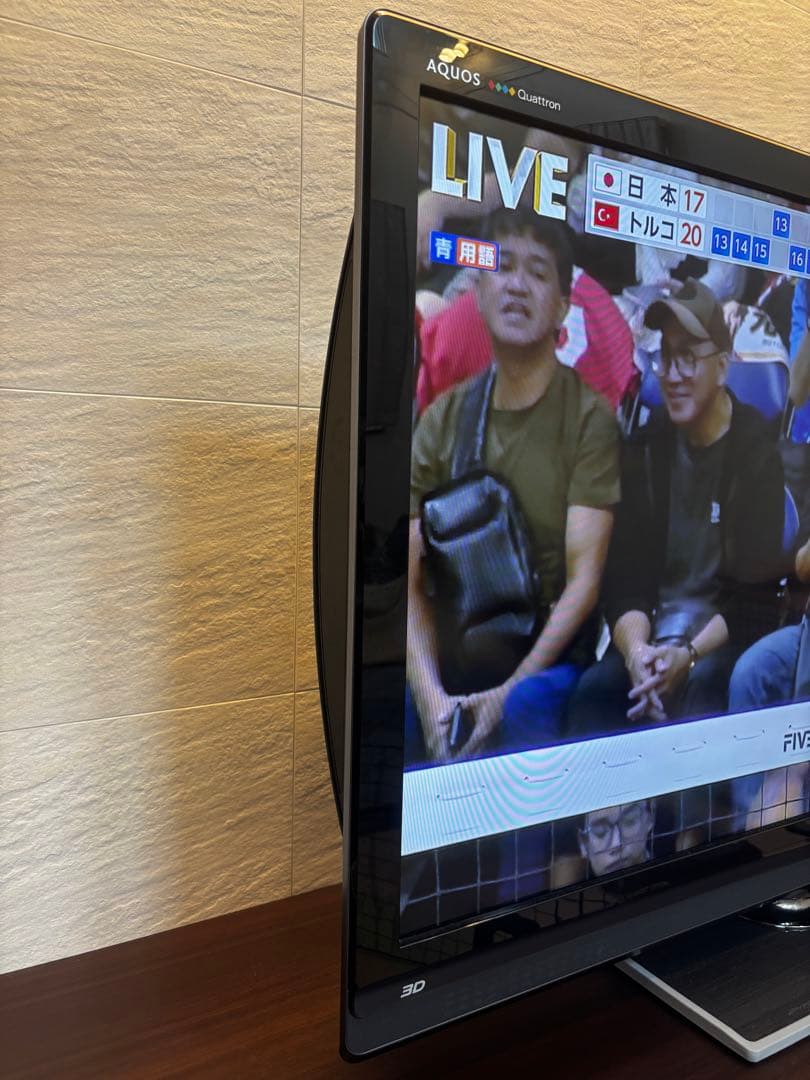 AQUOS クアトロン3D液晶LC-46LV3 2010年