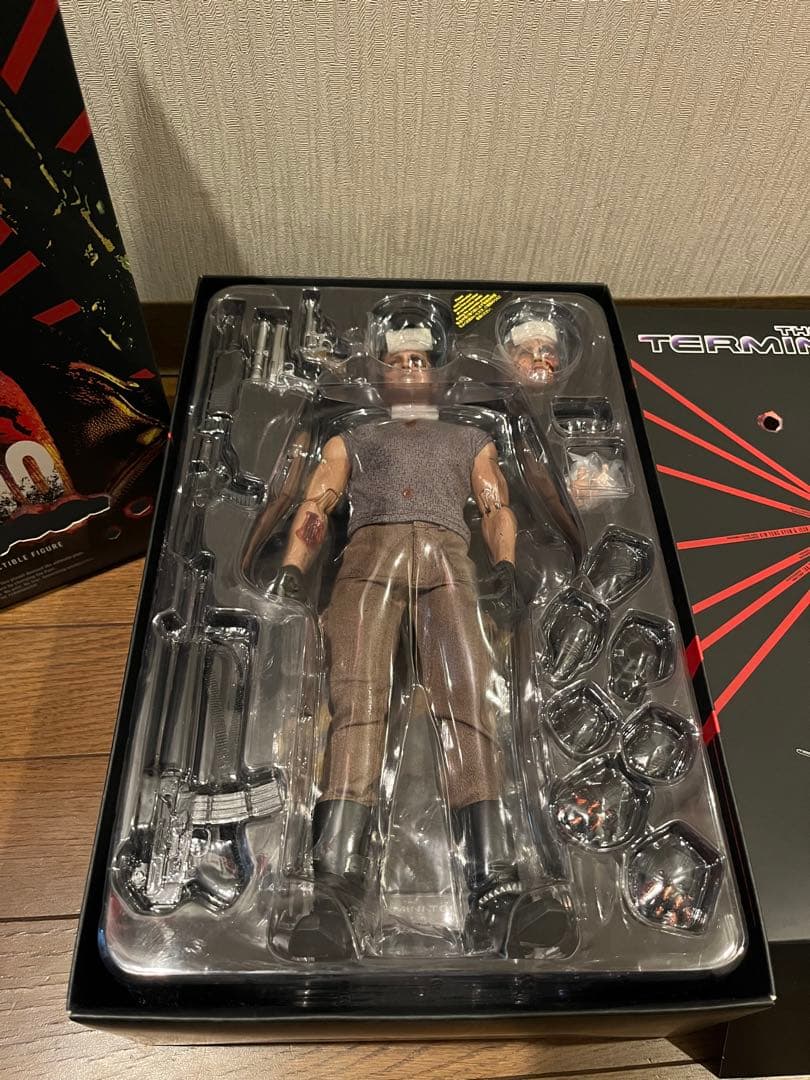 革ジャン無し　T-800 バトルダメージバージョン 1/6スケール