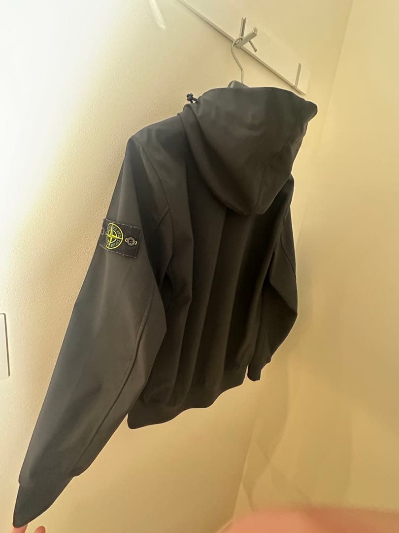 Stone  ブラック ジャンパー　Mサイズ　ハンガー付