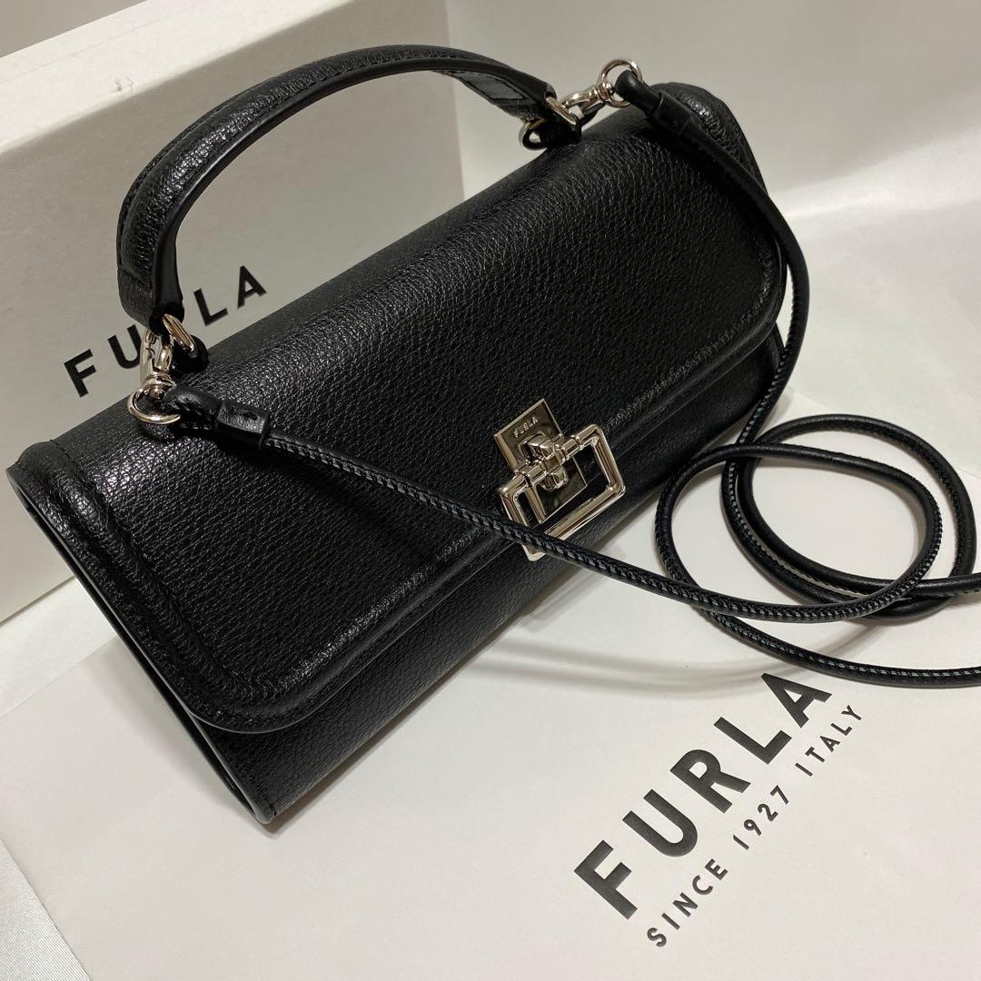極美品　フルラ　FURLA ミニ ショルダーバッグウォレット　ストラップ付