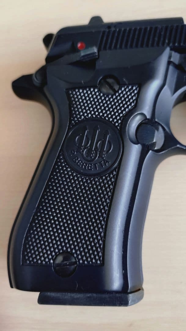 ウエスタンアームズ　ベレッタM84FS サイレンサー付き