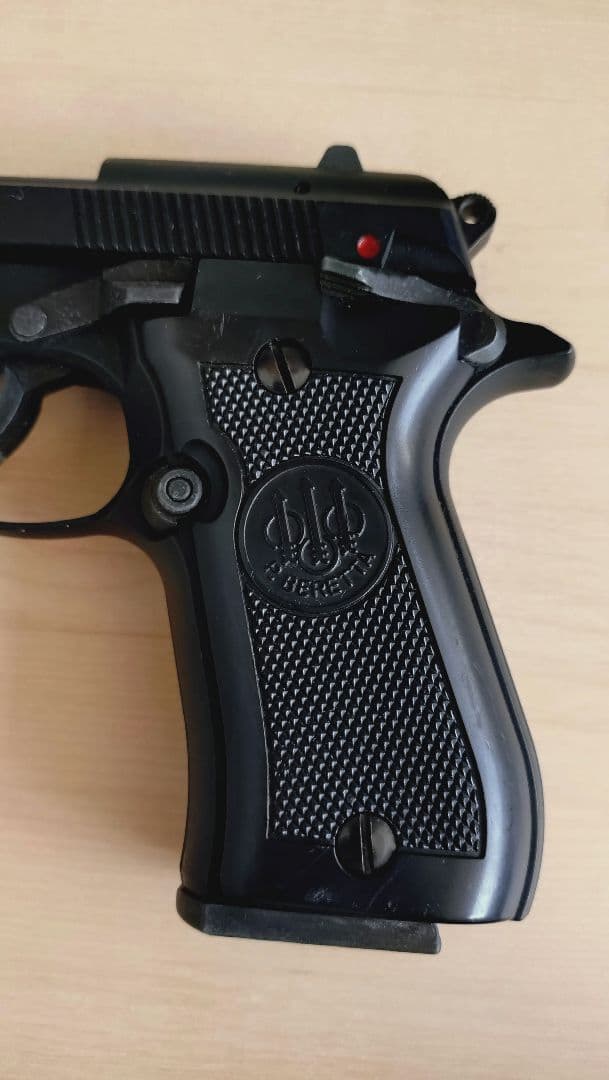 ウエスタンアームズ　ベレッタM84FS サイレンサー付き