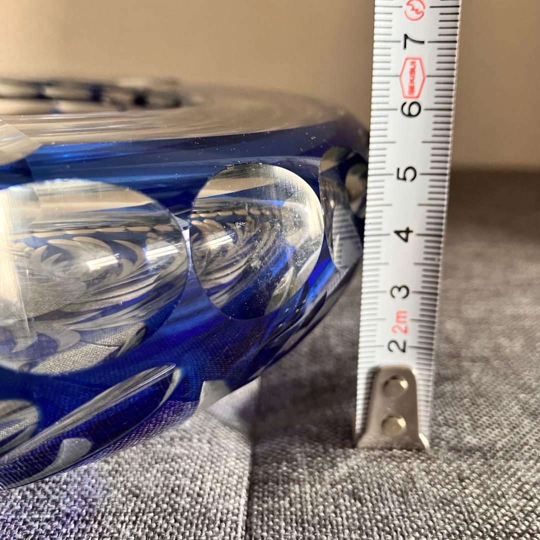 昭和レトロ　アンティーク　手作りガラス　切子の灰皿　切子青被せ