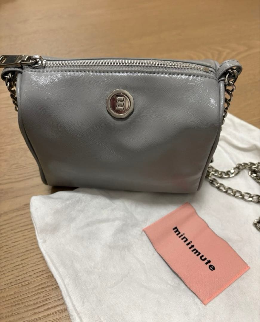 minimute グレー ショルダーバッグ
