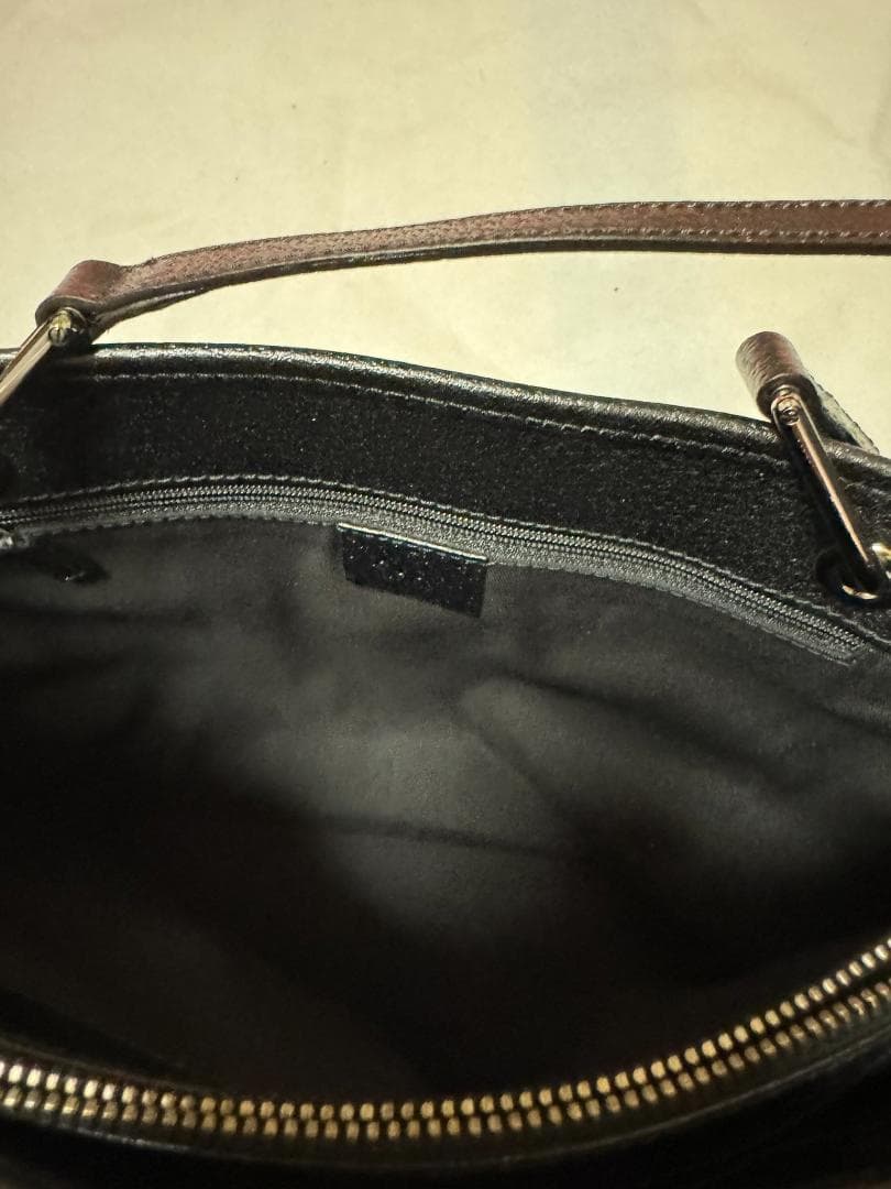 ★入れ掛かり★　新品未使用　GUCCI ブラックキャンバスバッグ