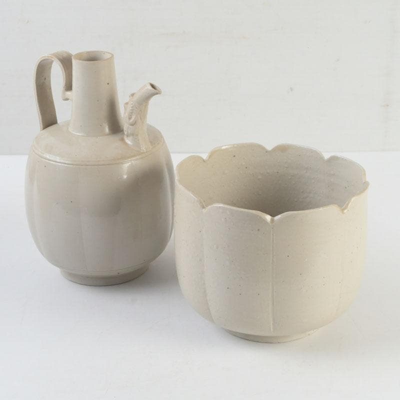 中国　定窯　白磁　神獣文　水注　執壷　輪花鉢　2点まとめて　V　9664