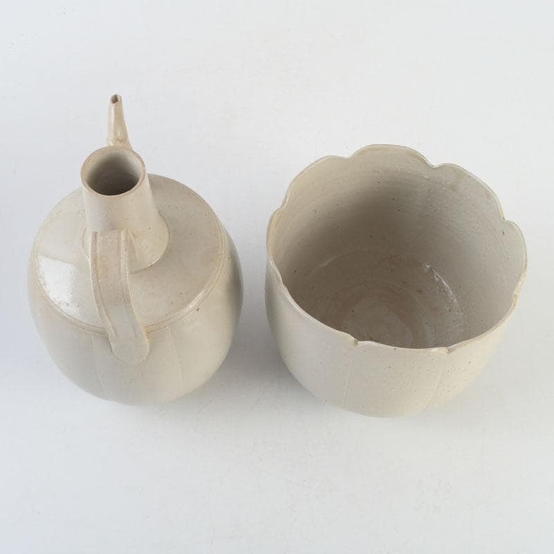 中国　定窯　白磁　神獣文　水注　執壷　輪花鉢　2点まとめて　V　9664