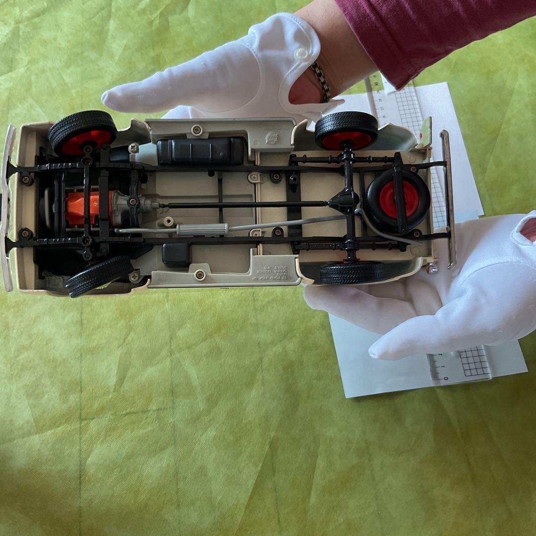 1963年モデル クリーム色ミニカー