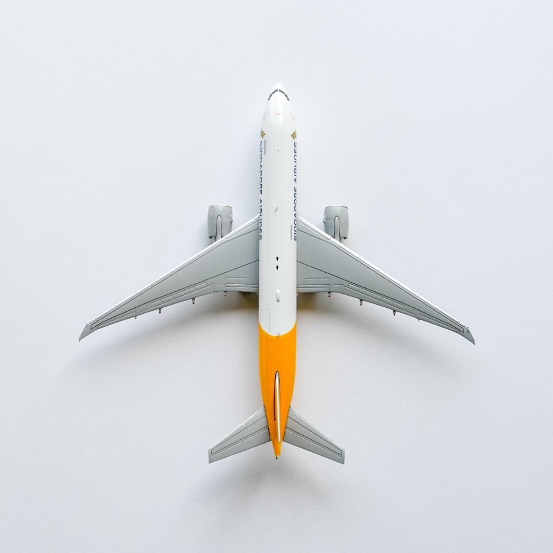 DHL × シンガポール航空 B777-8F 貨物機 1/400