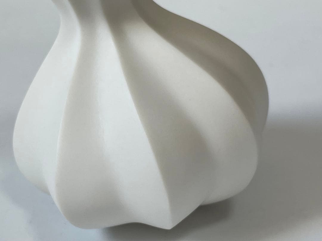 陶芸家　作家物　人気作家　若杉聖子　白磁　一輪挿し　花入　花瓶　共箱