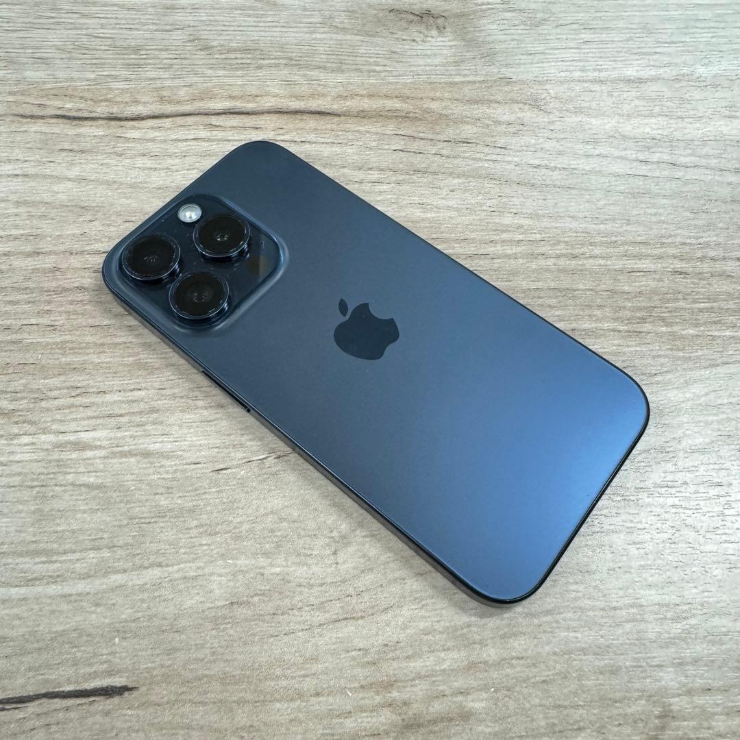 美品　iPhone 15 Pro 256gb SIMフリー版　バッテリー89%