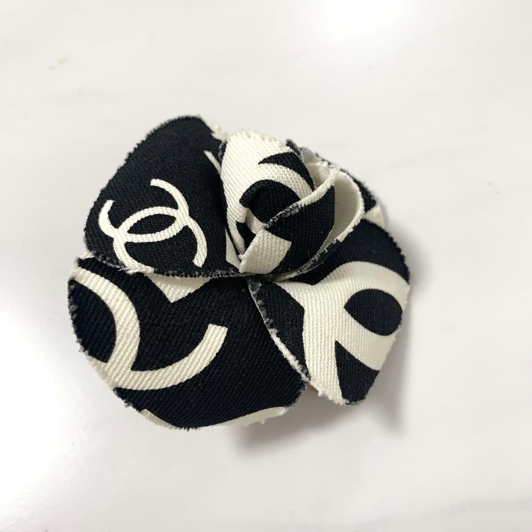 CHANEL シャネル　CCロゴ　カメリア　コサージュ ブローチ 箱付き
