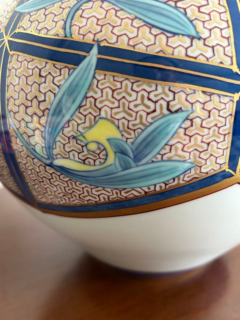 【香蘭社謹製】染錦 蘭つなぎ 花瓶【希少美品】