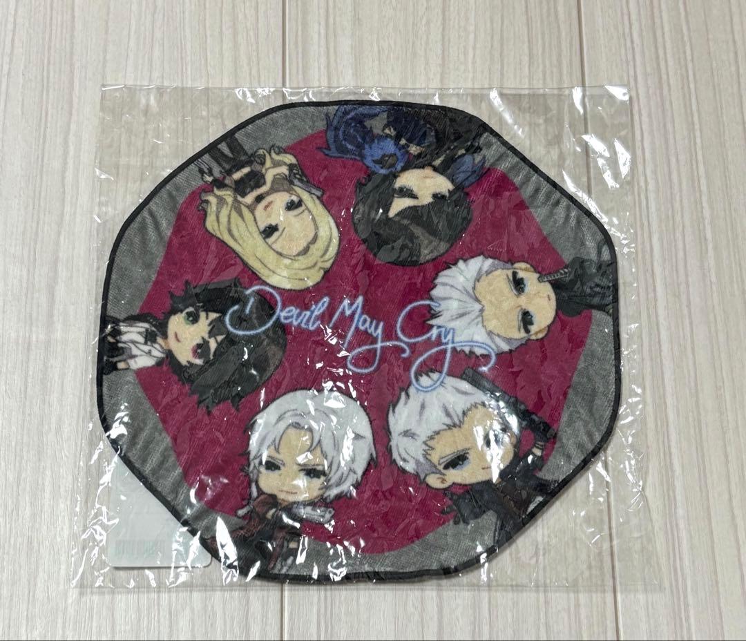 デビルメイクライ カプコンカフェ ダイカットタオル ラウンドタオル