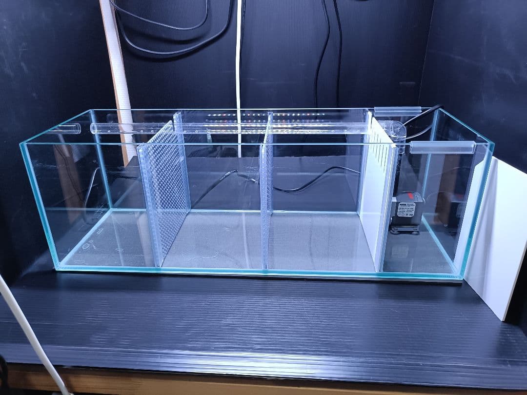 仕切り水槽60センチ