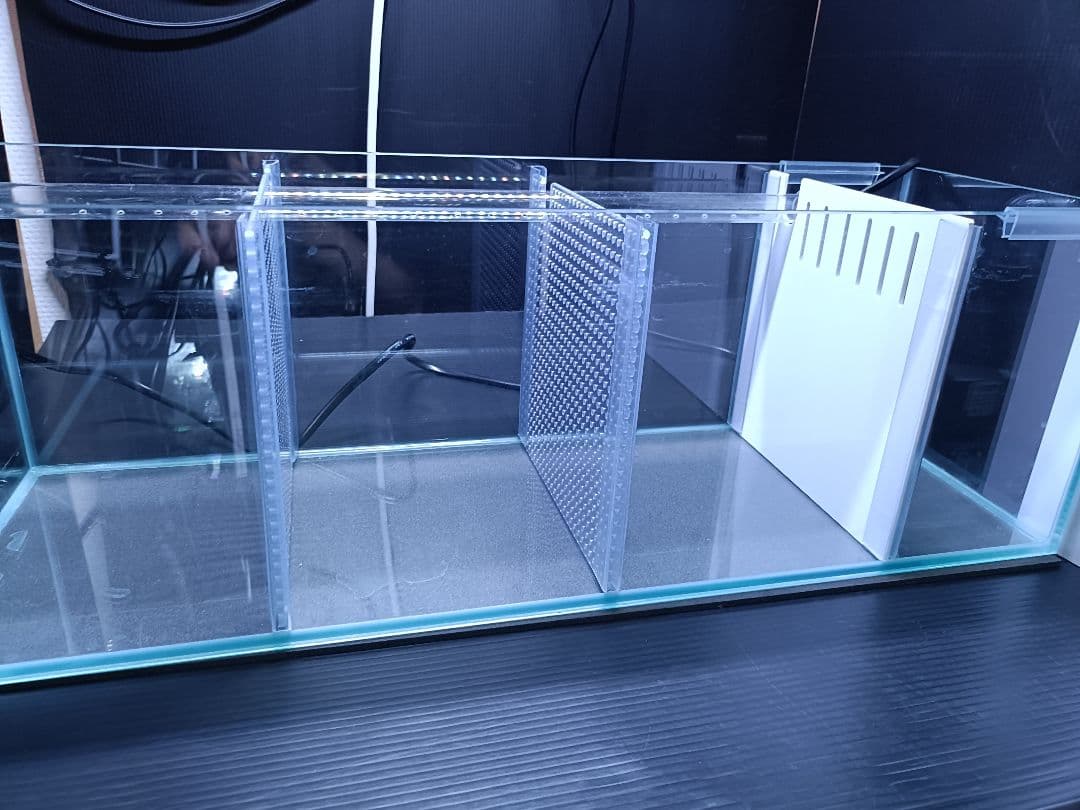 仕切り水槽60センチ