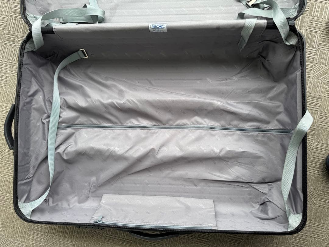 RIMOWA シルバー 大型104L