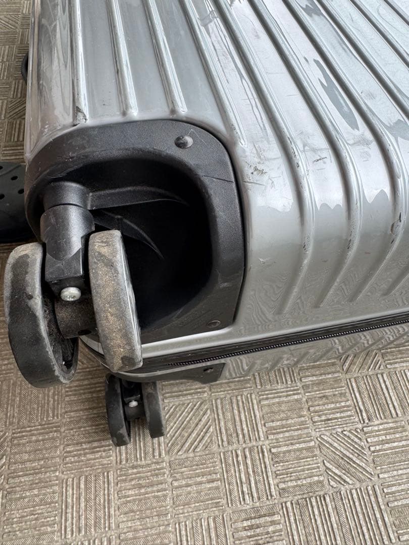 RIMOWA シルバー 大型104L