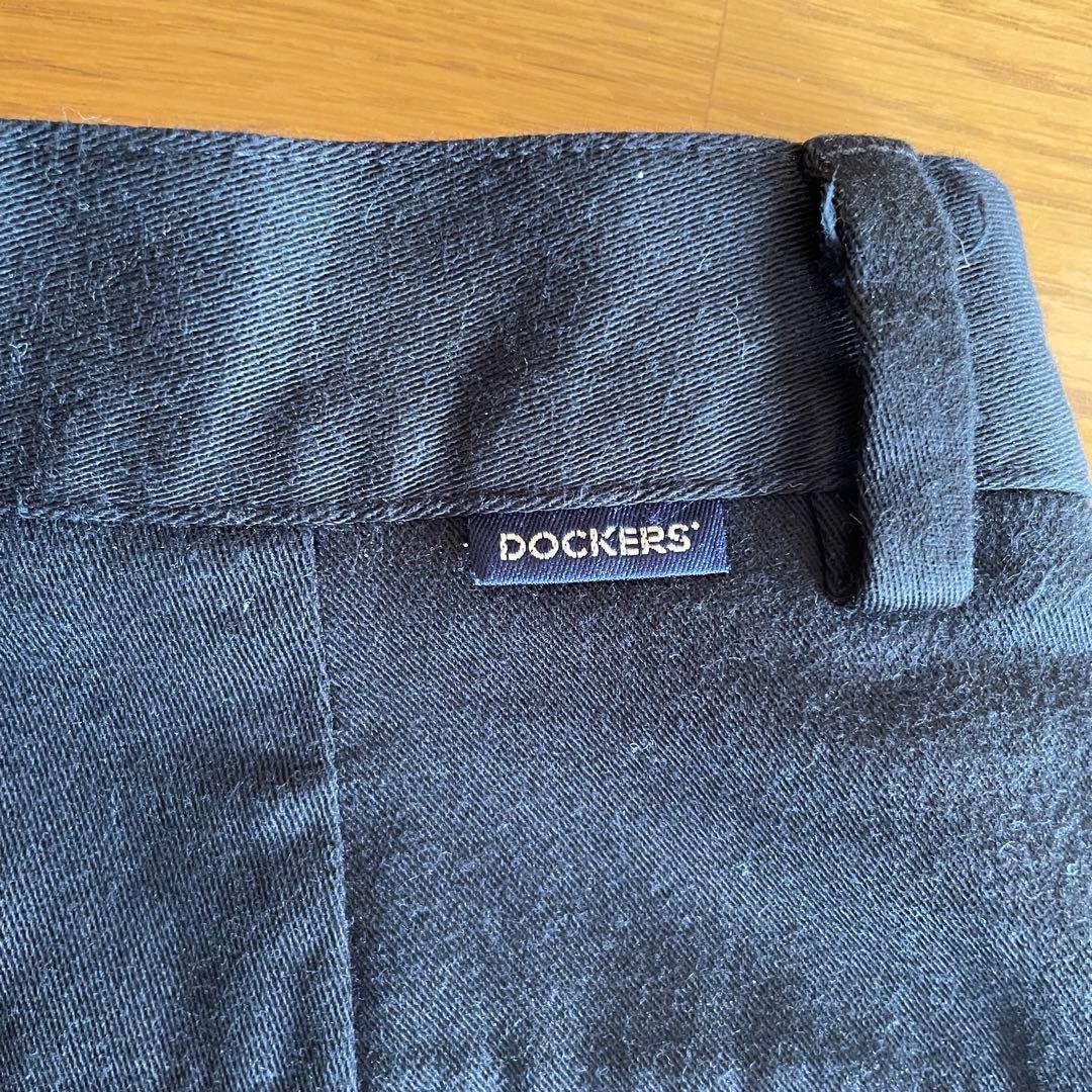 状態◎ DOCKERS 2タックチノパン ブラックOVYクルー着用