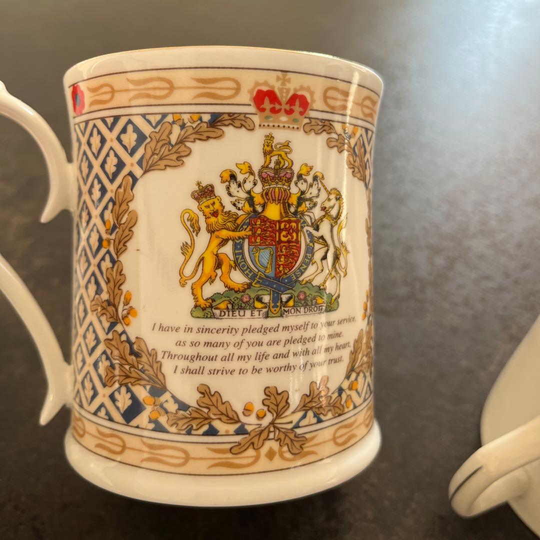 【4点セット】マグ　カップ　ソーサー　アンティーク　イギリス　エリザベス女王